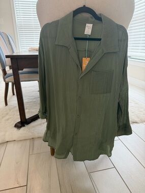 Kona Sol Olive Green Textured Button-Up